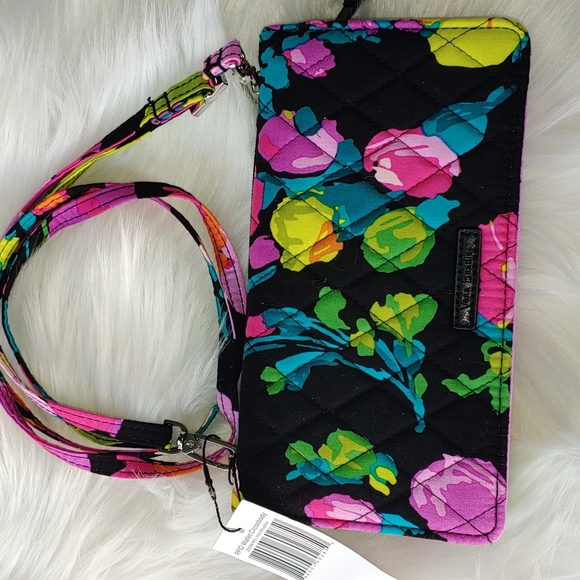 Vera Bradley wallet crossbody/wristlet - Picture 3 of 12